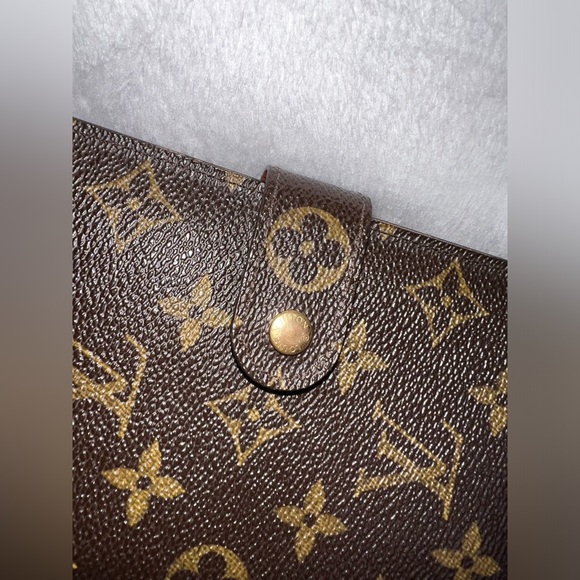 Louis Vuitton Wallet - Picture 2 of 8